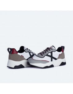 White sneakers for men from the Munich brand. Side view. 2