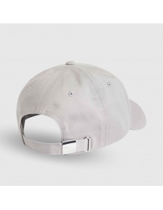 Gorro con logo en capas de... 2