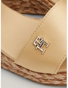 Sandalias con cuña y tira a... 2