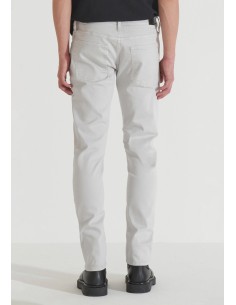 Vaqueros de corte cónico... 2