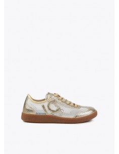 Deportiva en rejilla y...