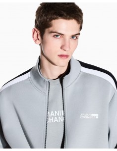 Sudadera con cremallera...