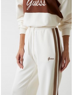 Joggers de corte regular...