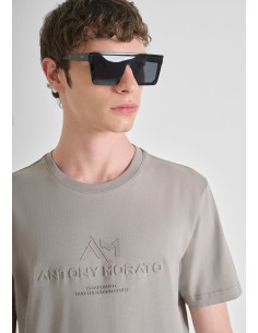 Camiseta regular fit en...