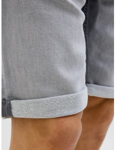 Pantalones cortos vaqueros... 2