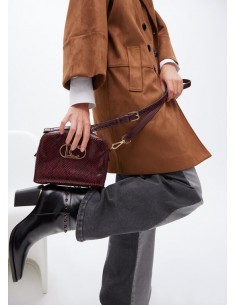 Bolso bandolera efecto piel...