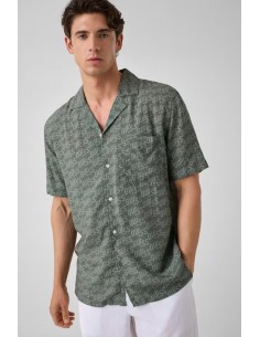 Guess Wavy Logo...