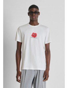 Camiseta de corte regular...