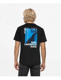 Camiseta con logotipo...