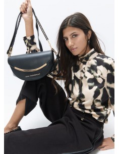 Lola Casademunt Flap...